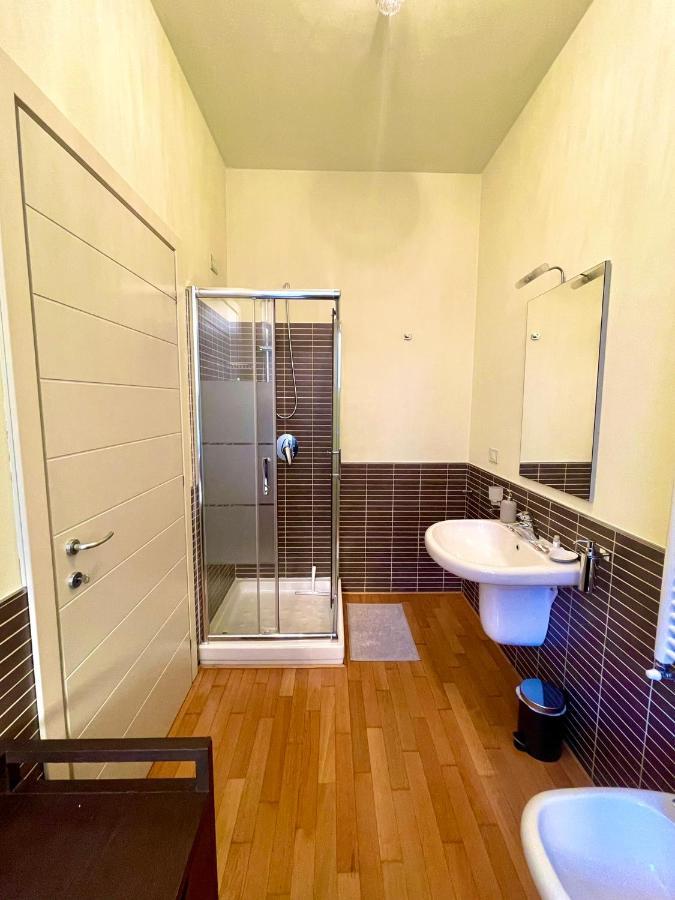 Luxury Four-Room Apartment In Monza Centro - 2 Min Walk To Train Station Exterior foto
